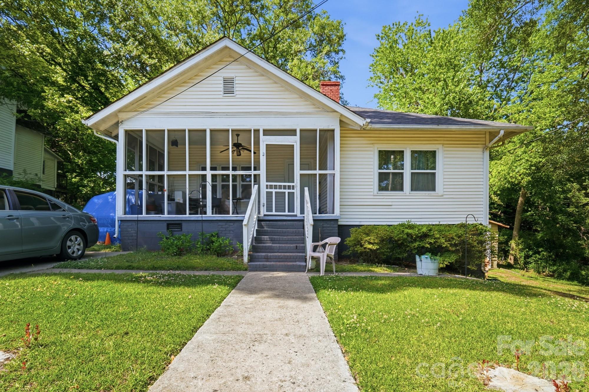 1018 W 5th Avenue Gastonia NC 28052