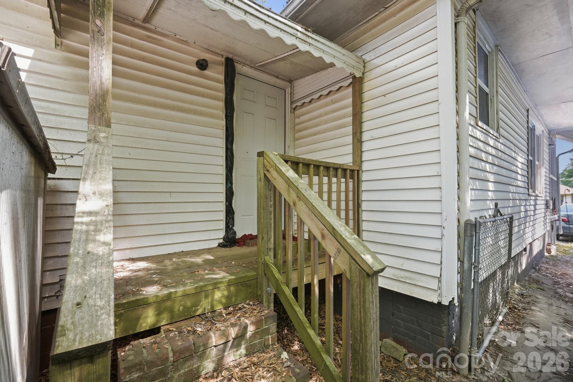1018 W 5th Avenue Gastonia NC 28052