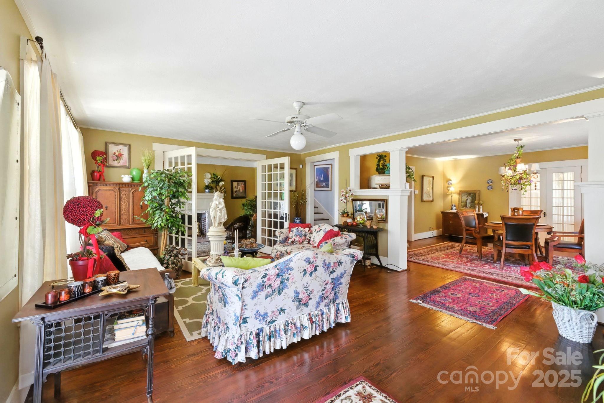 317 Courtland Boulevard Hendersonville NC 28791