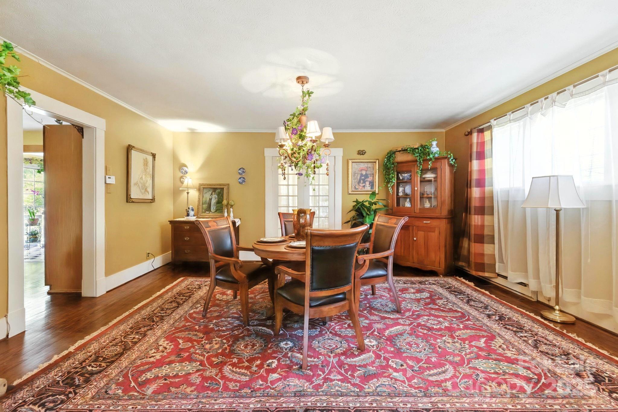 317 Courtland Boulevard Hendersonville NC 28791