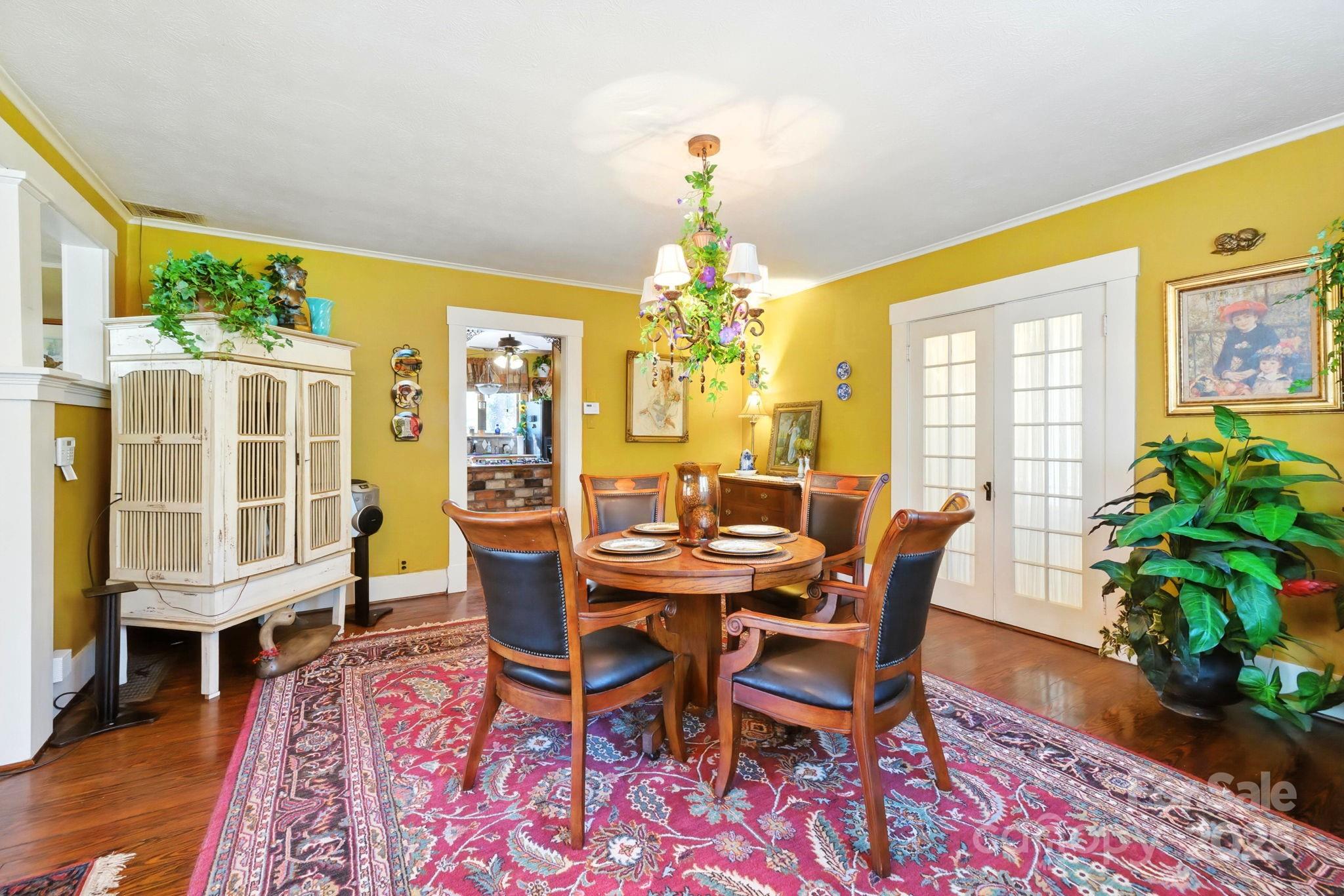 317 Courtland Boulevard Hendersonville NC 28791