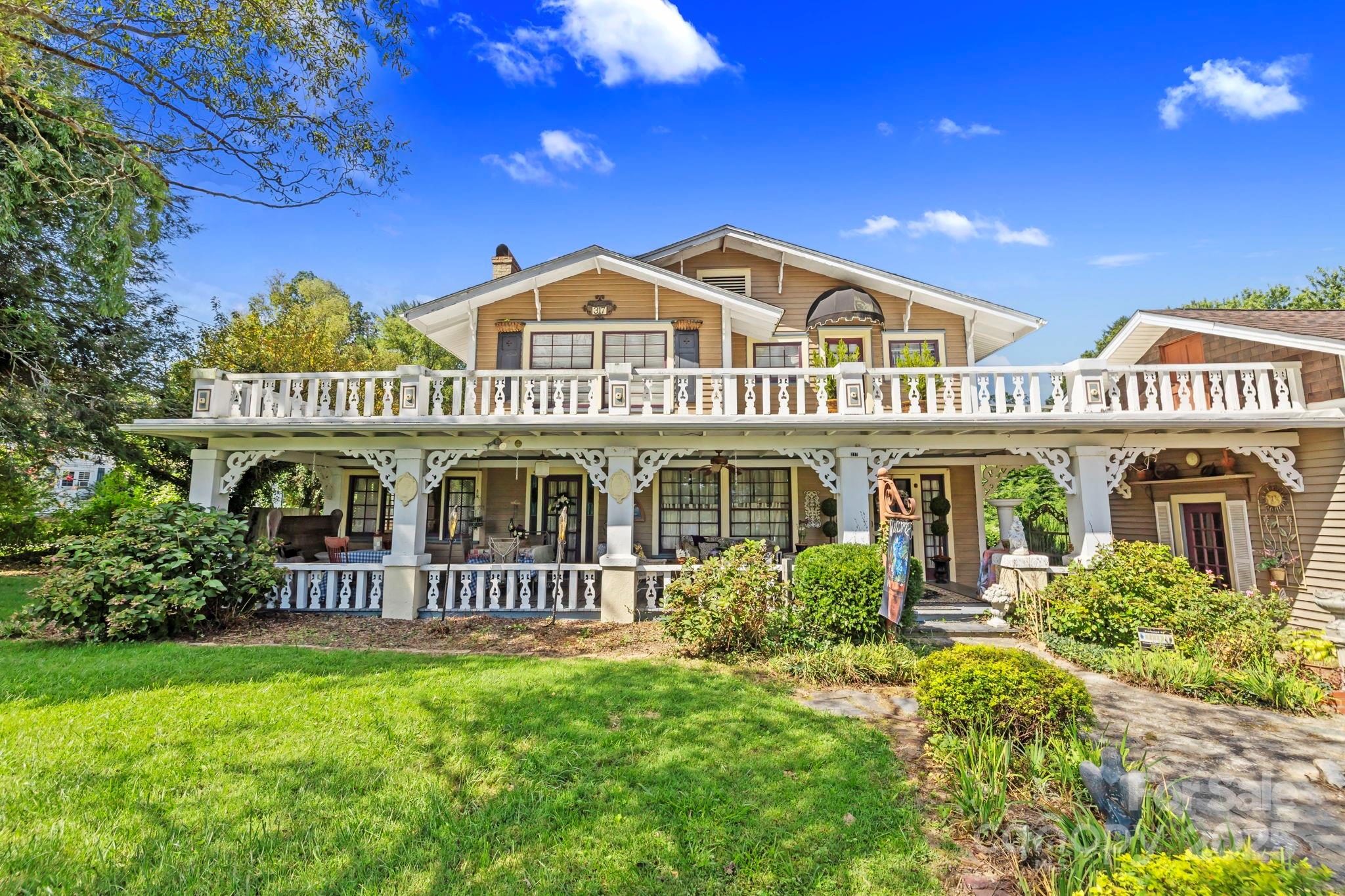 317 Courtland Boulevard Hendersonville NC 28791