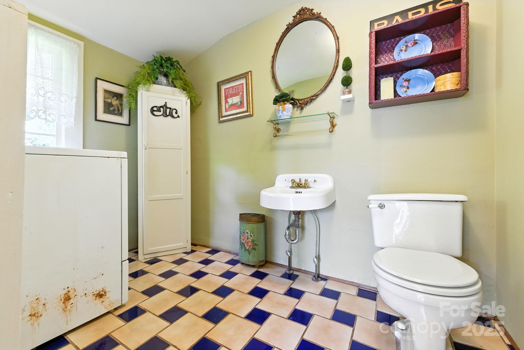 317 Courtland Boulevard Hendersonville NC 28791