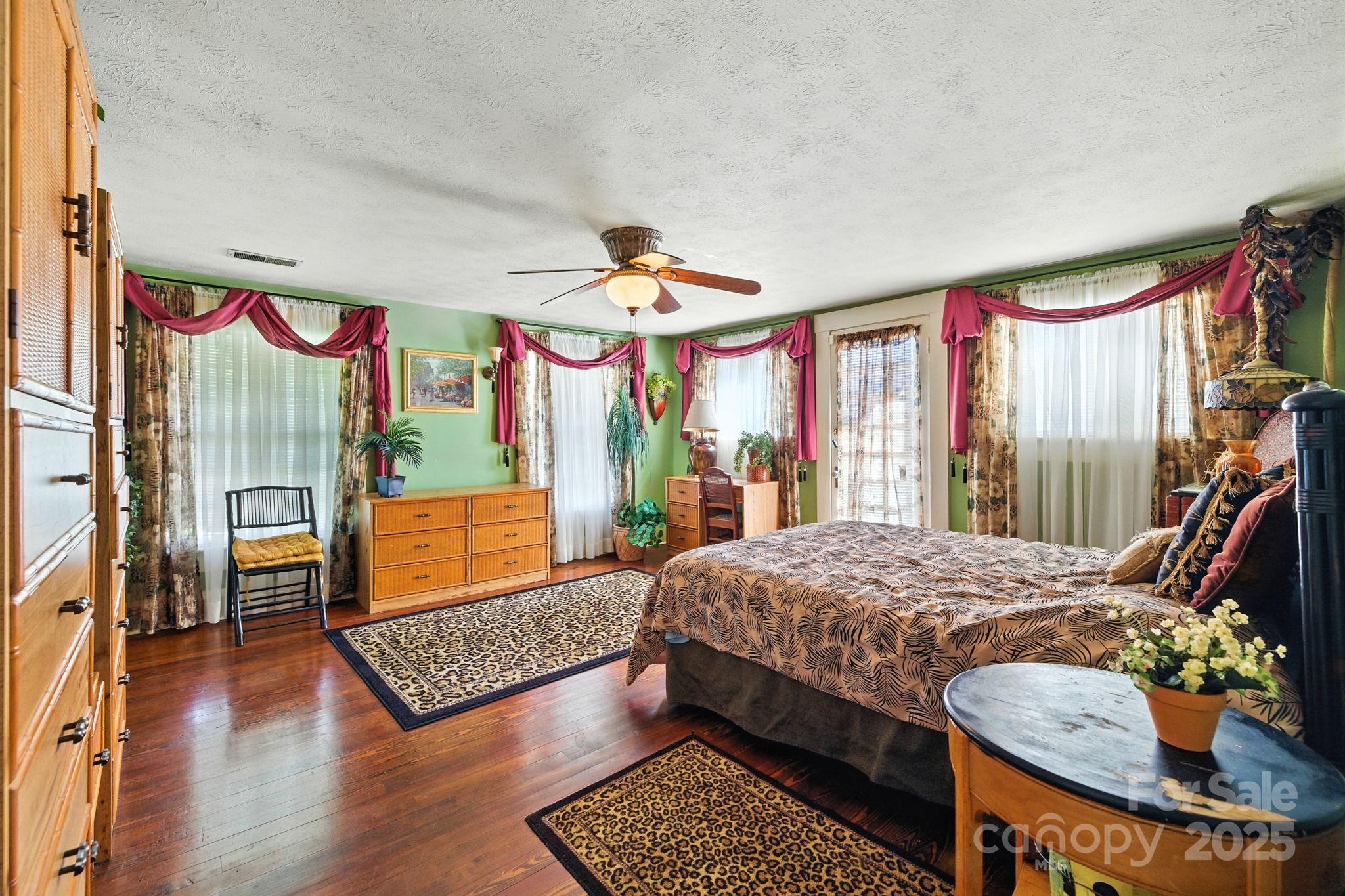 317 Courtland Boulevard Hendersonville NC 28791