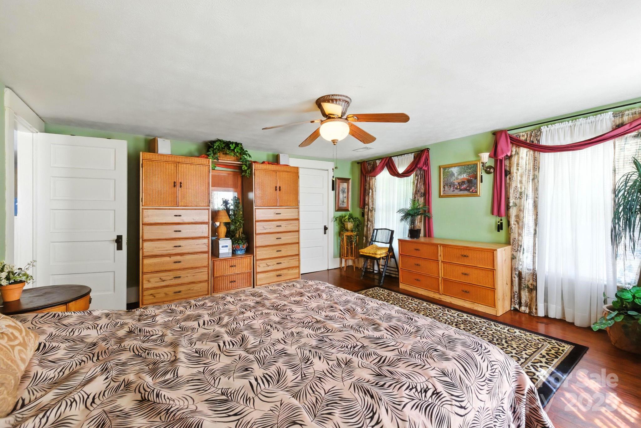 317 Courtland Boulevard Hendersonville NC 28791