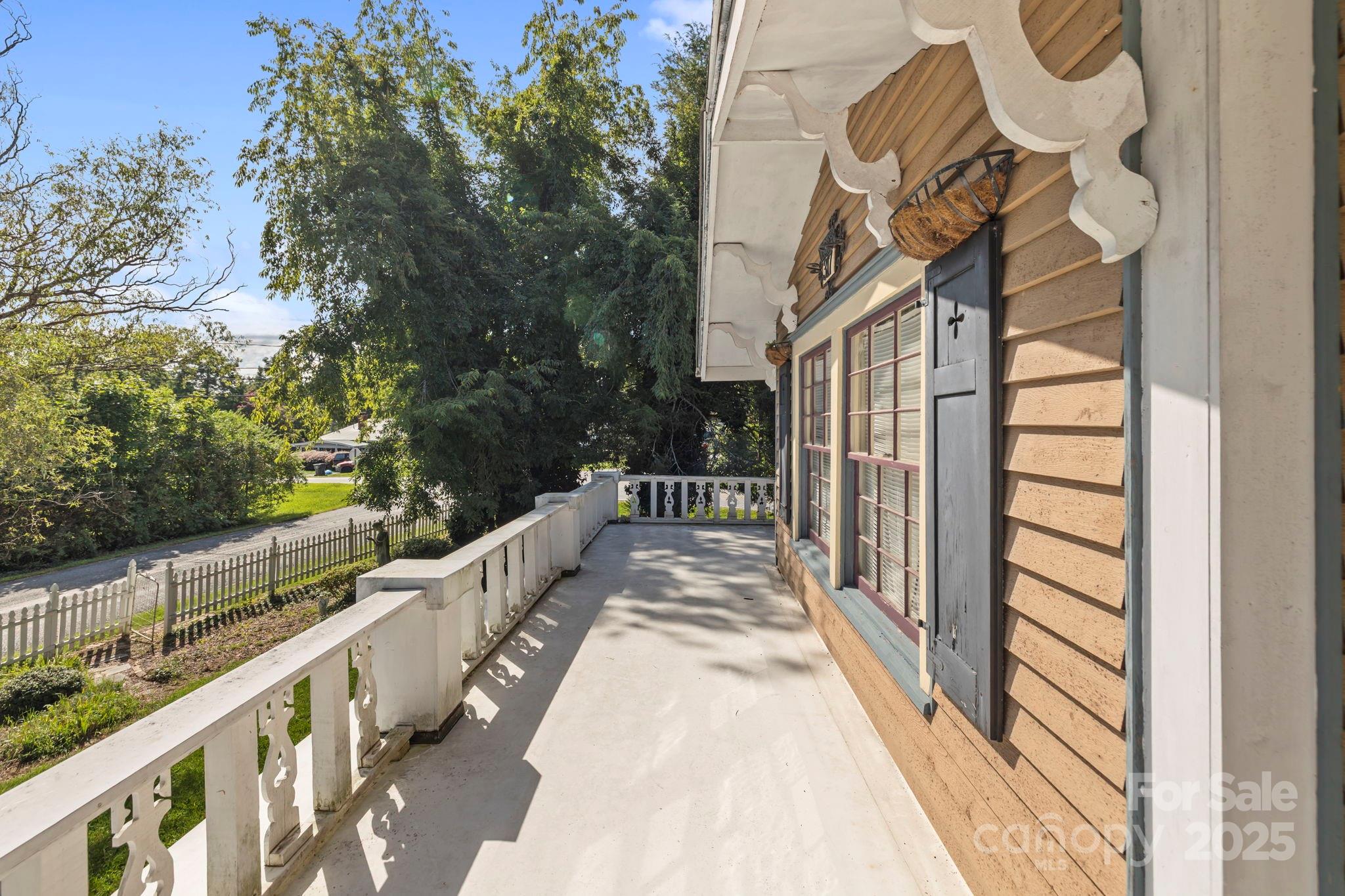 317 Courtland Boulevard Hendersonville NC 28791
