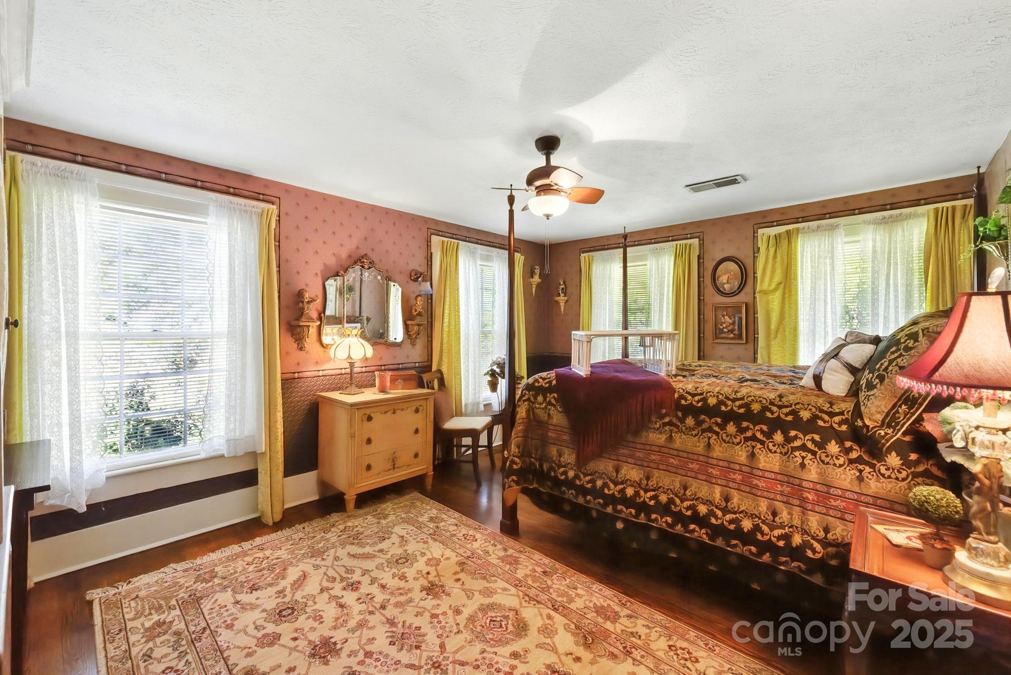 317 Courtland Boulevard Hendersonville NC 28791