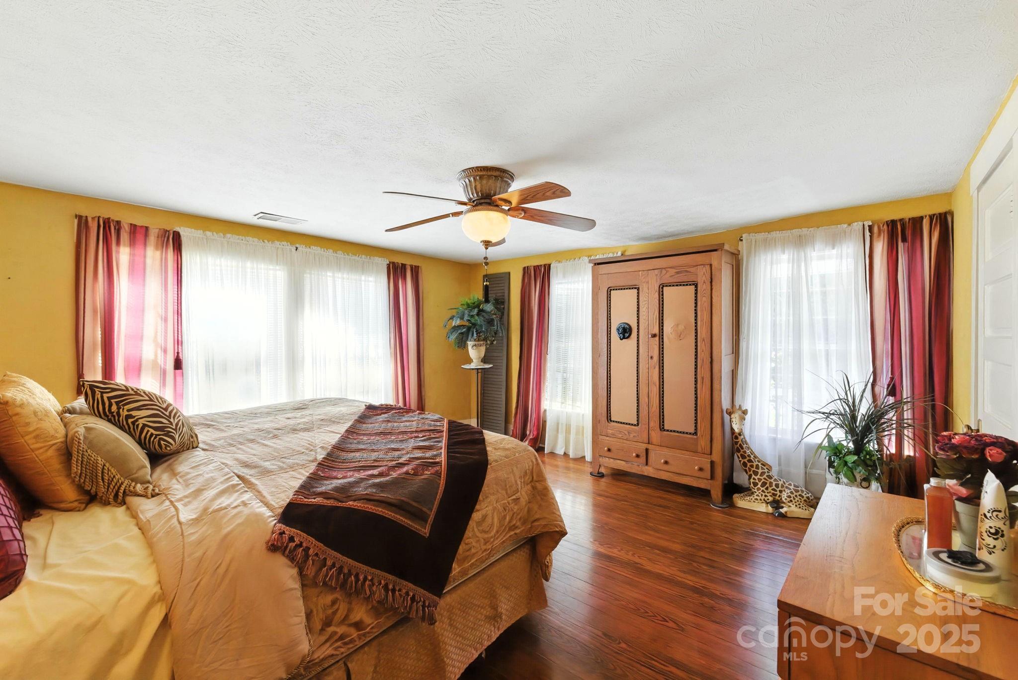 317 Courtland Boulevard Hendersonville NC 28791