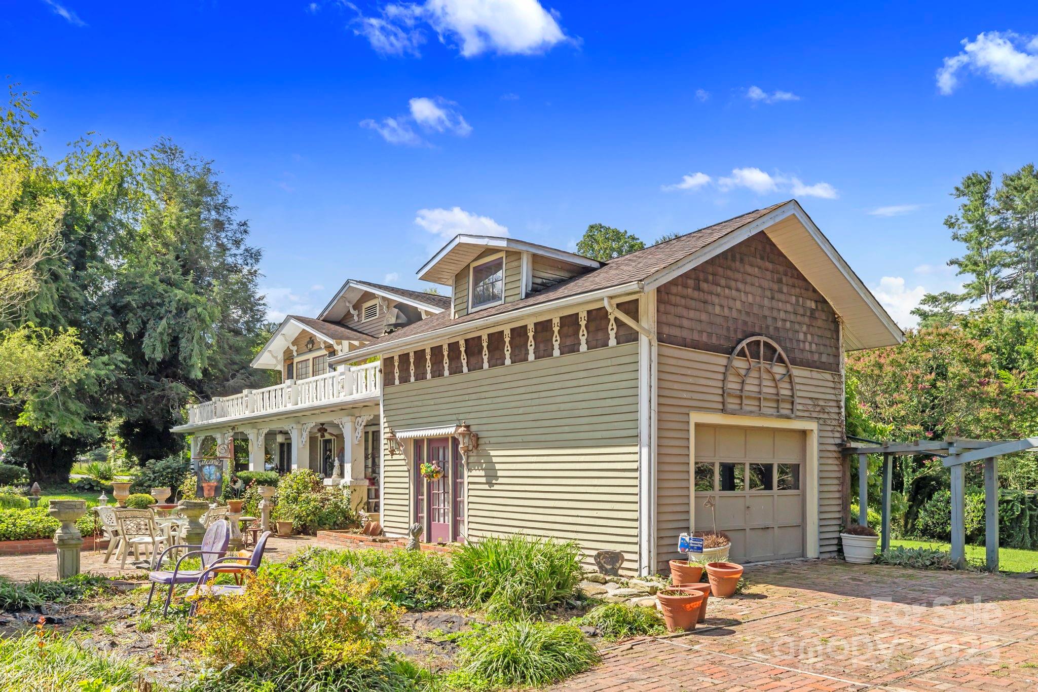 317 Courtland Boulevard Hendersonville NC 28791