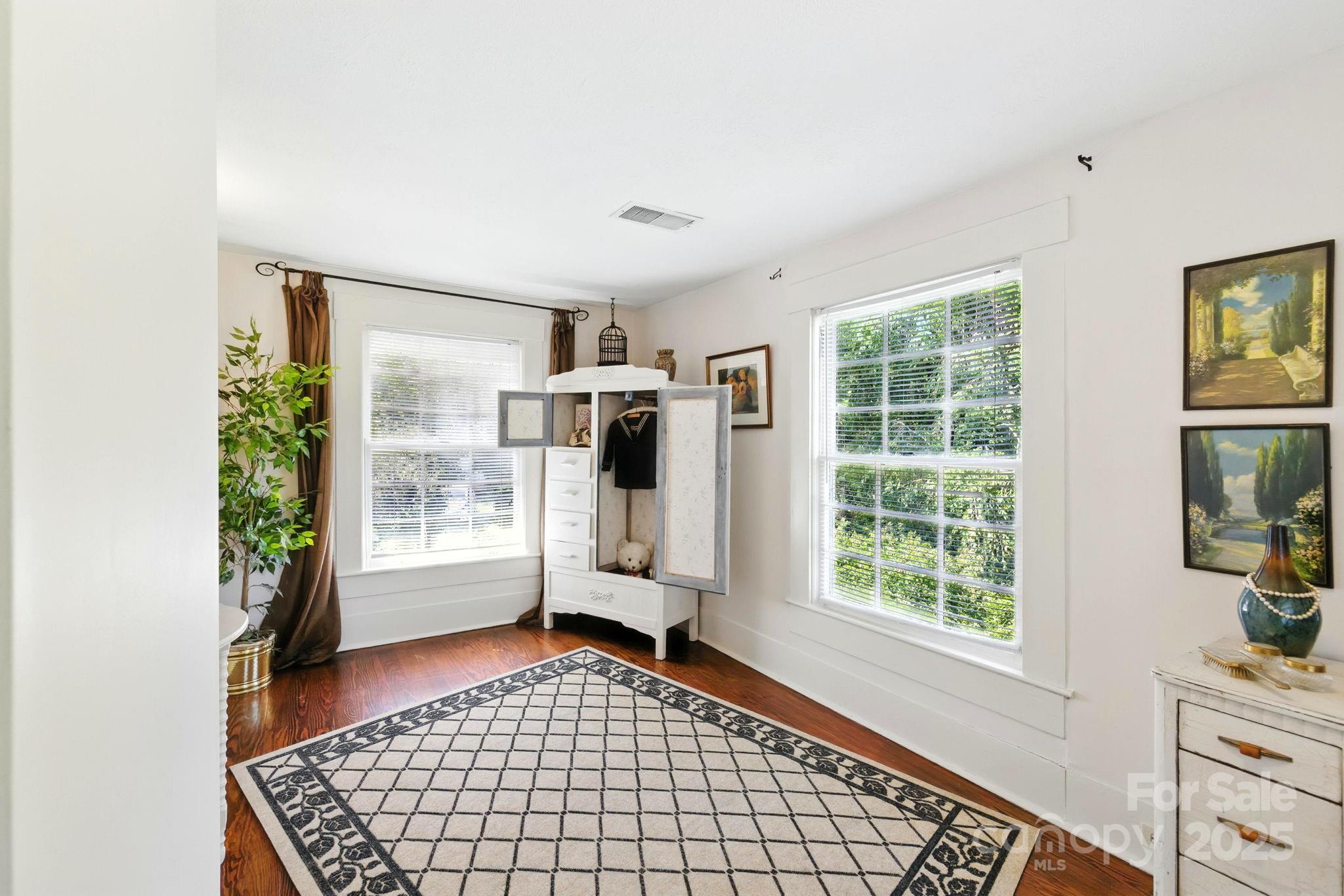 317 Courtland Boulevard Hendersonville NC 28791