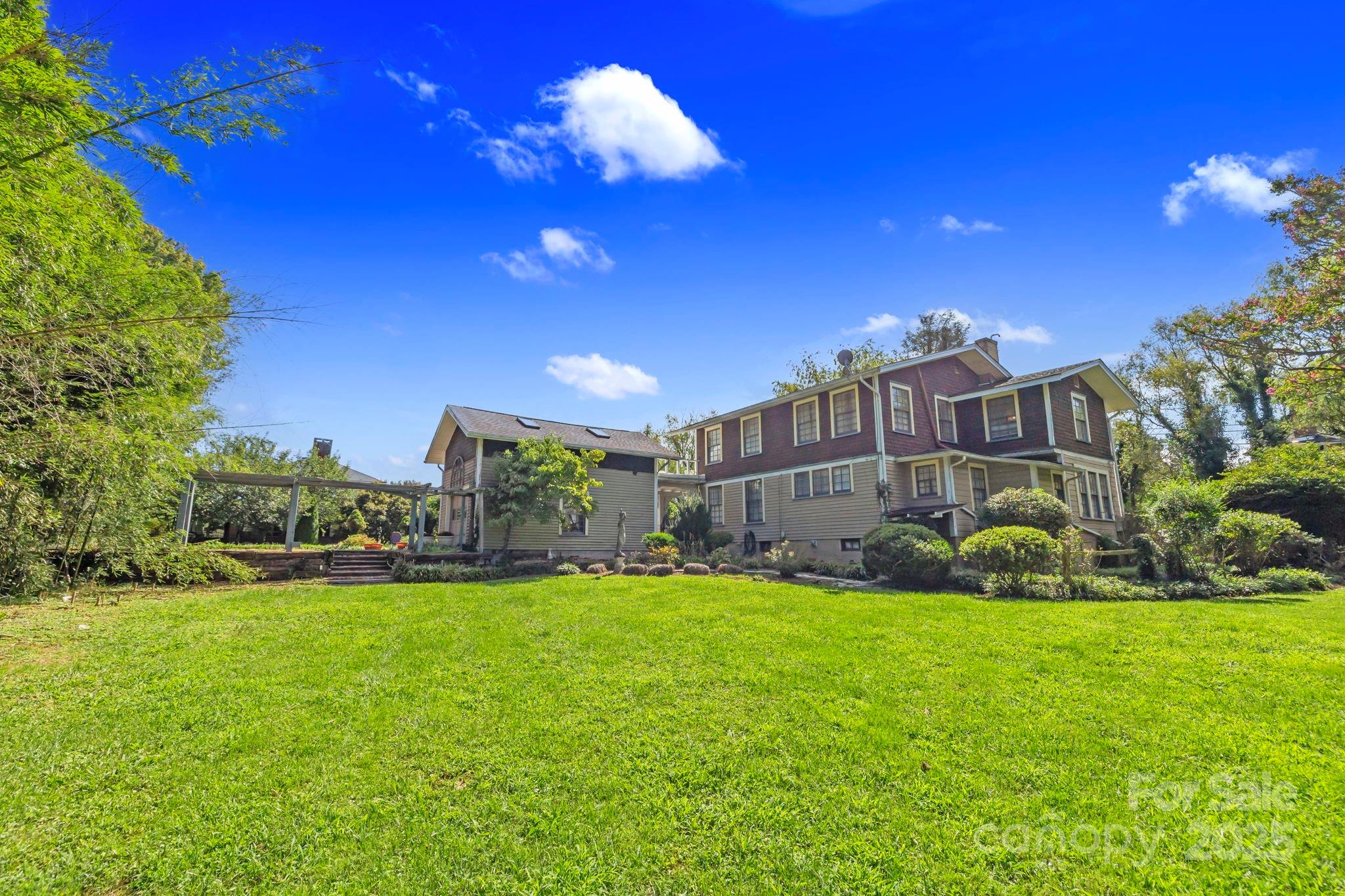 317 Courtland Boulevard Hendersonville NC 28791