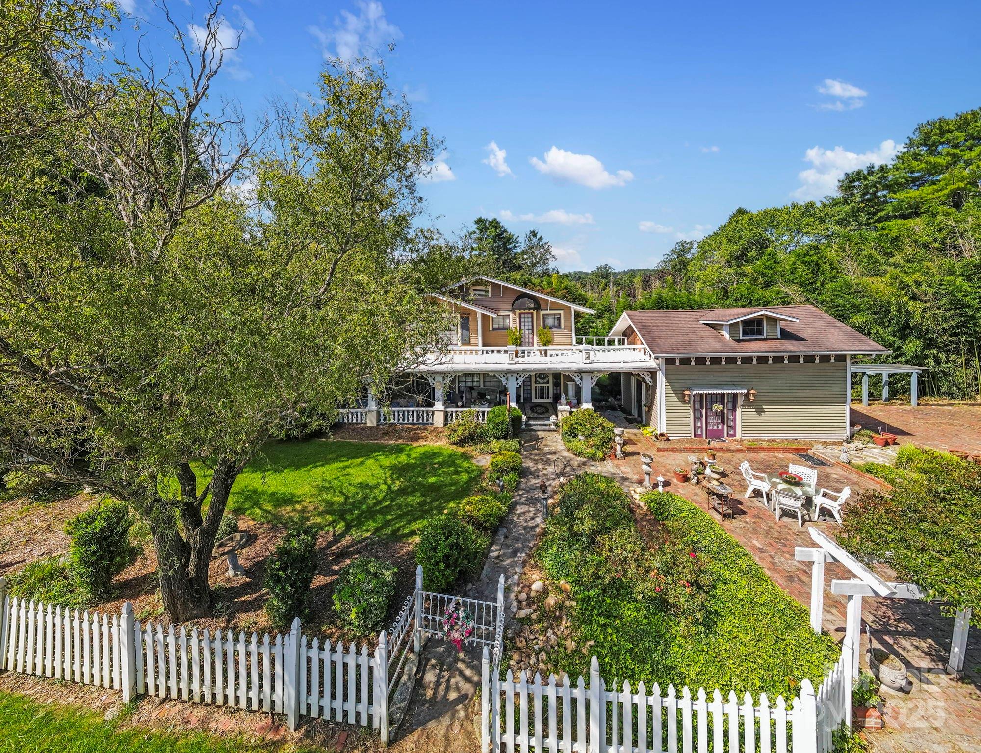 317 Courtland Boulevard Hendersonville NC 28791