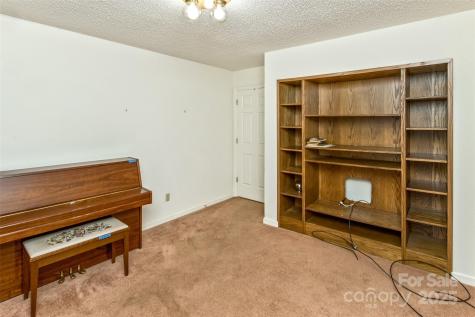 111 Cloverleaf Lane Asheville NC 28803