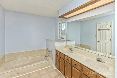 111 Cloverleaf Lane Asheville NC 28803