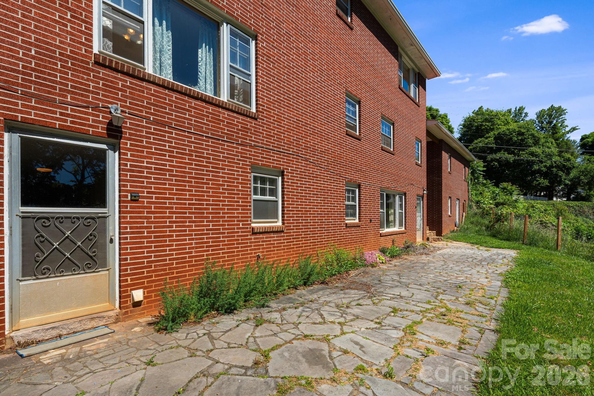 284 Chestnut Street Mars Hill NC 28754