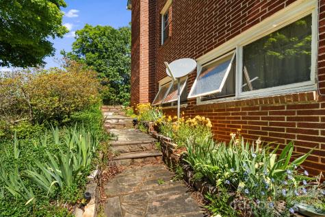 284 Chestnut Street Mars Hill NC 28754