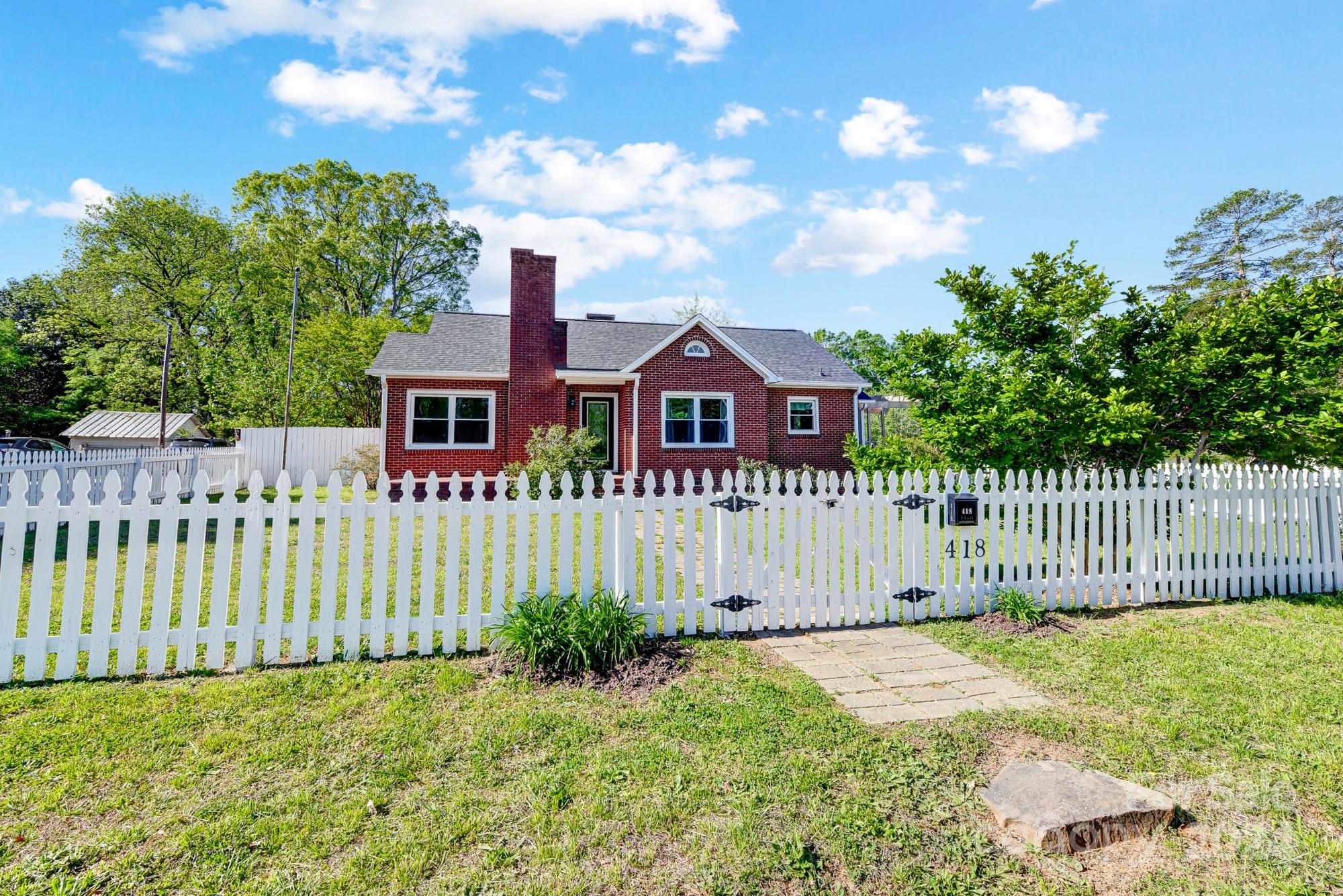 418 W Wilson Avenue Mooresville NC 28115