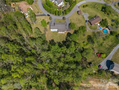 335 Hemlock Spring Trail Weaverville NC 28787