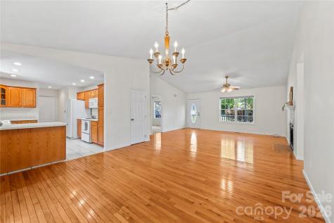 335 Hemlock Spring Trail Weaverville NC 28787