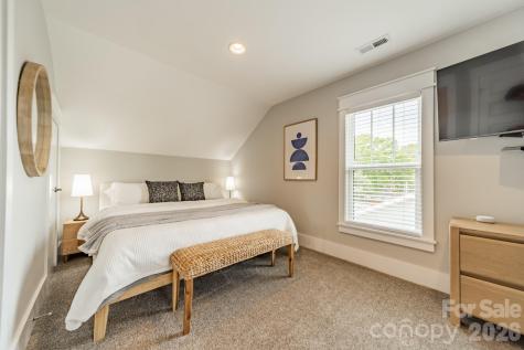 344 Melbourne Court Charlotte NC 28209