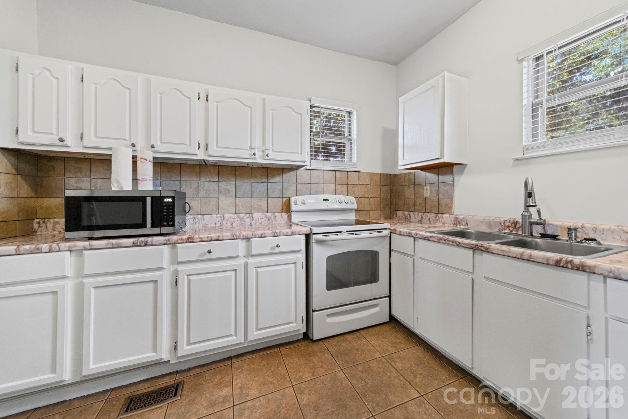 1866 Hilltop Circle Gastonia NC 28054