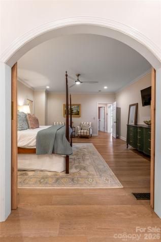 6 Oxford Court Asheville NC 28804