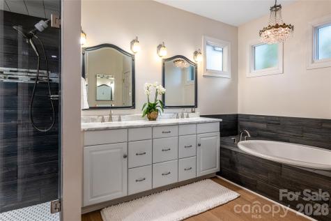 6 Oxford Court Asheville NC 28804