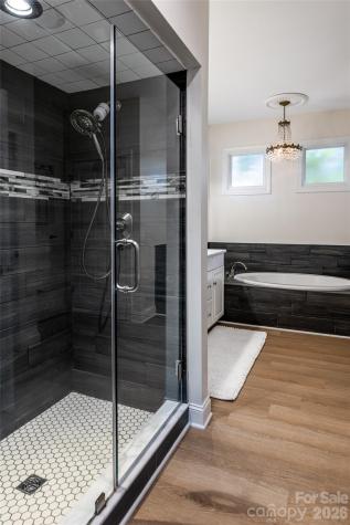 6 Oxford Court Asheville NC 28804