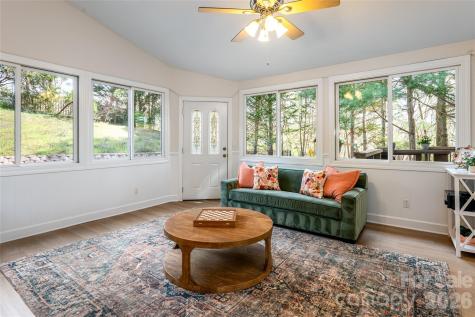 6 Oxford Court Asheville NC 28804