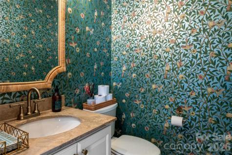 6 Oxford Court Asheville NC 28804