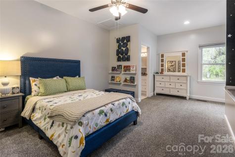 6 Oxford Court Asheville NC 28804