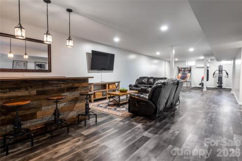 6 Oxford Court Asheville NC 28804