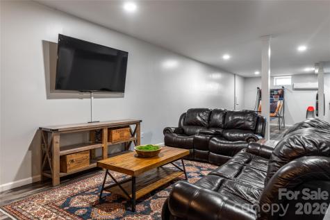 6 Oxford Court Asheville NC 28804