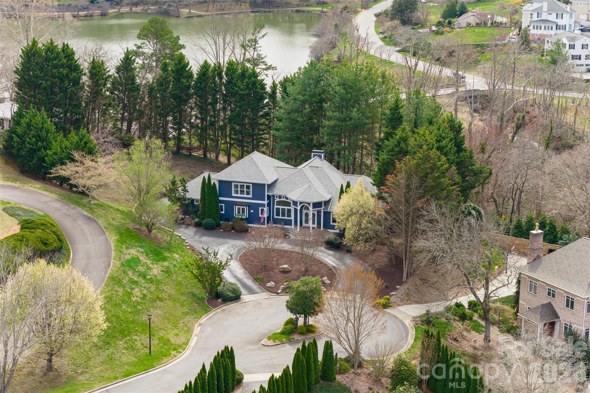 6 Oxford Court Asheville NC 28804