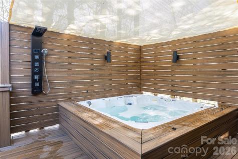 6 Oxford Court Asheville NC 28804