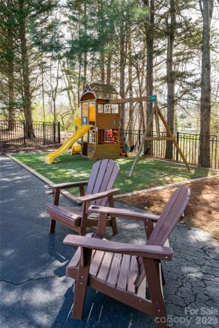 6 Oxford Court Asheville NC 28804