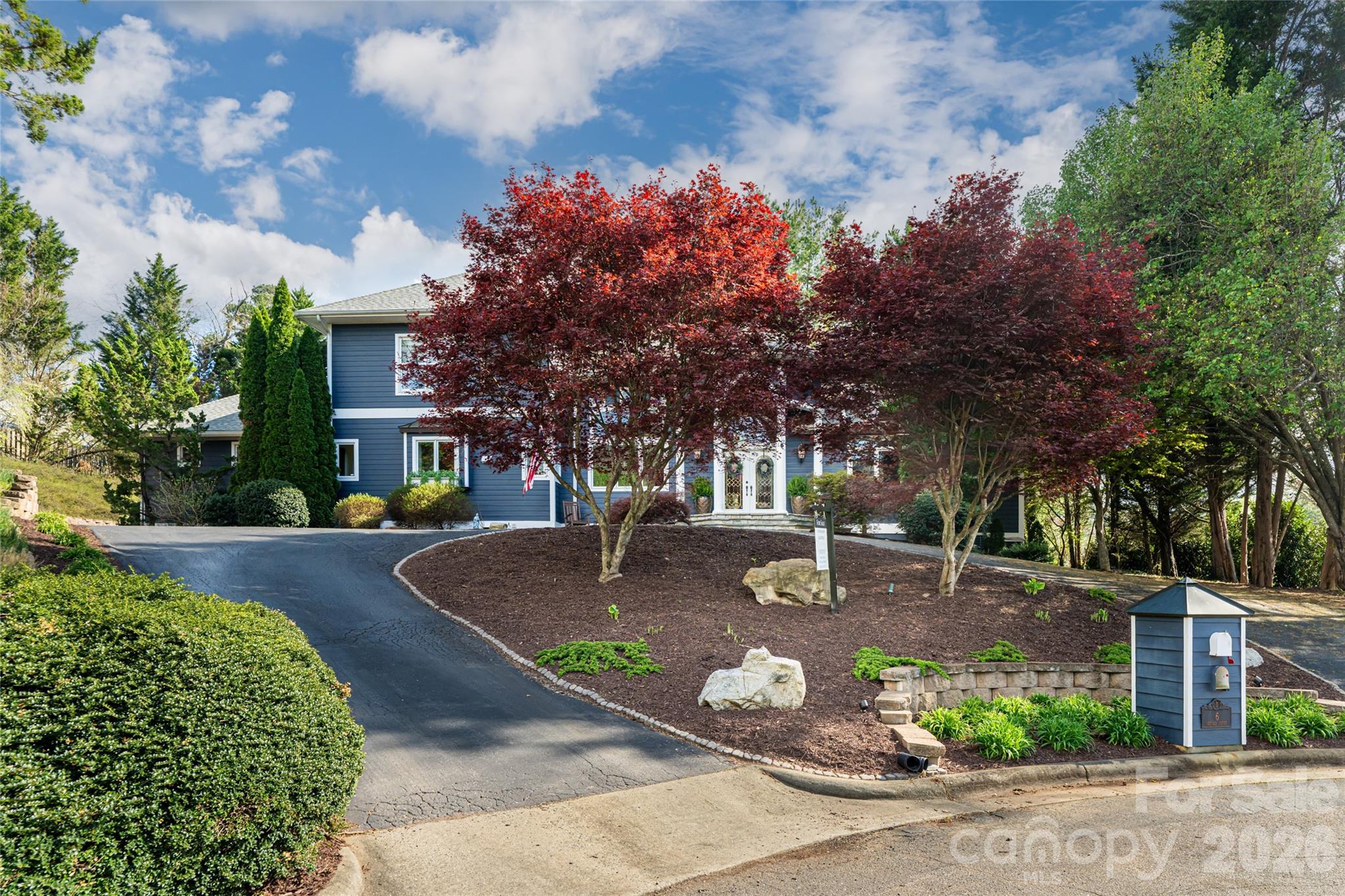 6 Oxford Court Asheville NC 28804