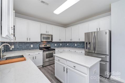 2823 Oakdale Pasture Drive Charlotte NC 28216
