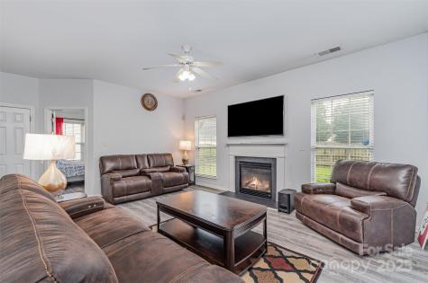 2823 Oakdale Pasture Drive Charlotte NC 28216