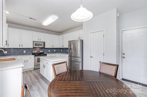 2823 Oakdale Pasture Drive Charlotte NC 28216