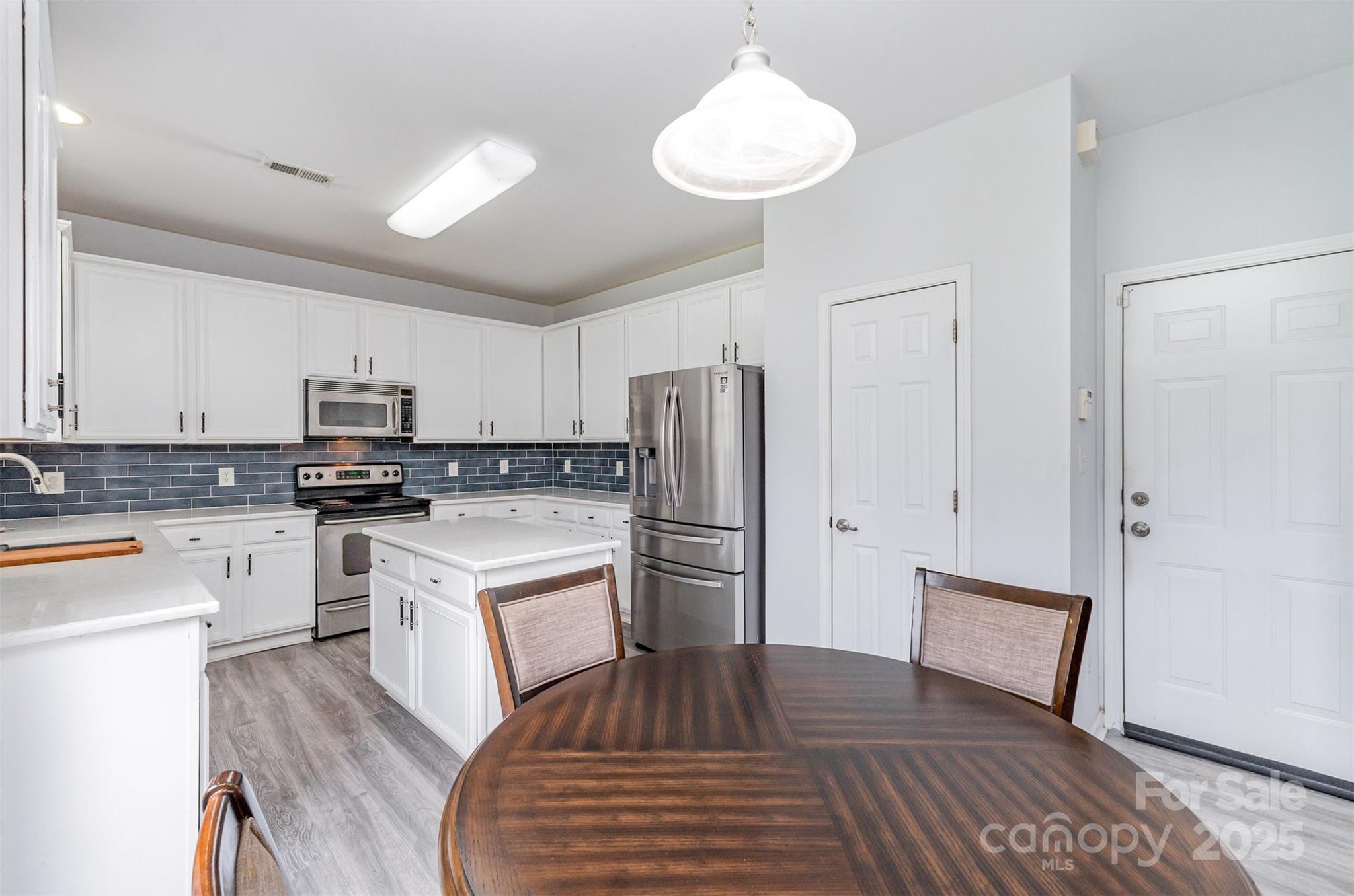 2823 Oakdale Pasture Drive Charlotte NC 28216