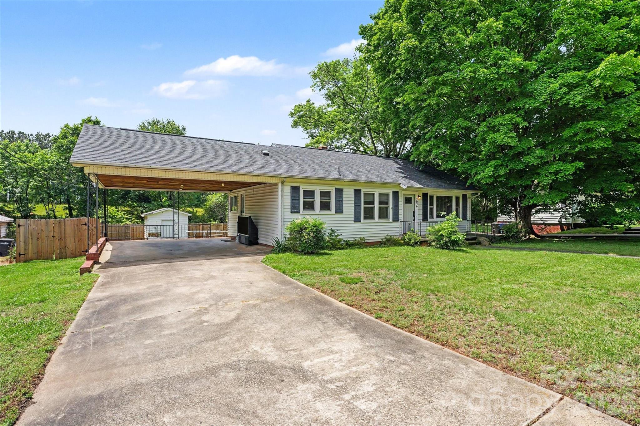 2039 Cline Street Statesville NC 28677