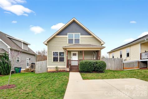 18 Yarrow Meadow Drive Weaverville NC 28787