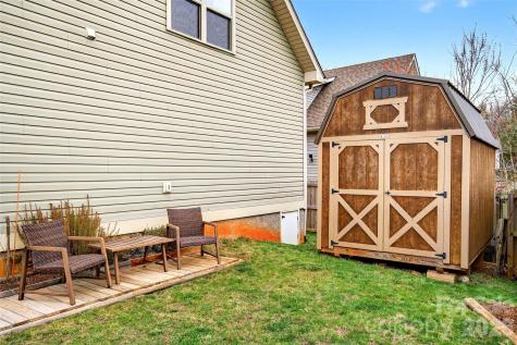 18 Yarrow Meadow Drive Weaverville NC 28787