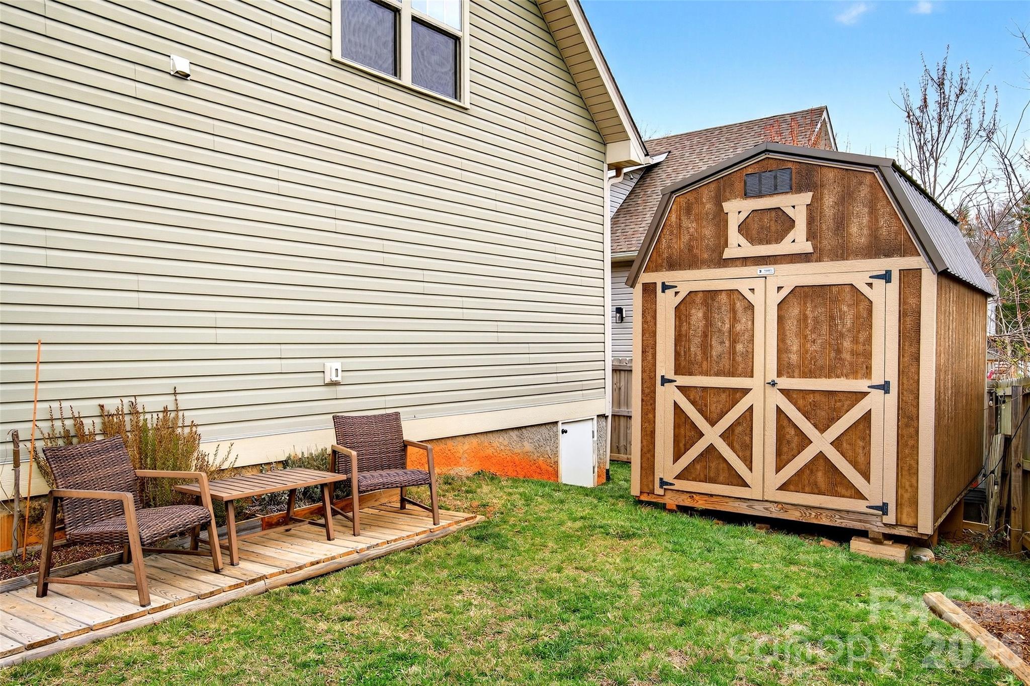 18 Yarrow Meadow Drive Weaverville NC 28787