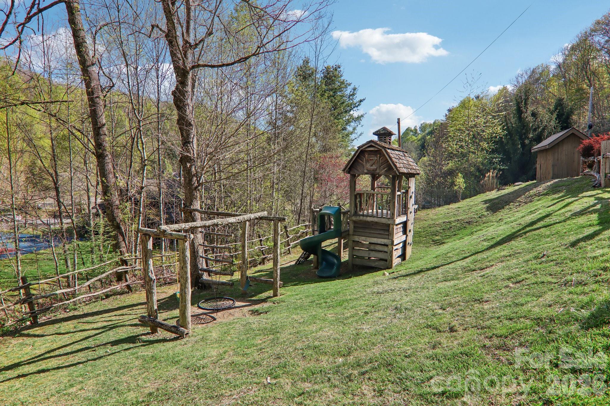 101 Oak Ridge Court Mars Hill NC 28754