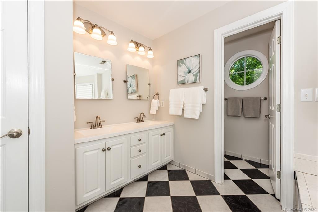 1315 Lilac Road Charlotte NC 28209