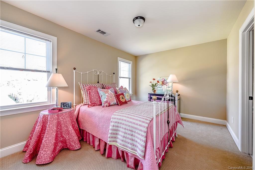 445 Melbourne Court Charlotte NC 28209