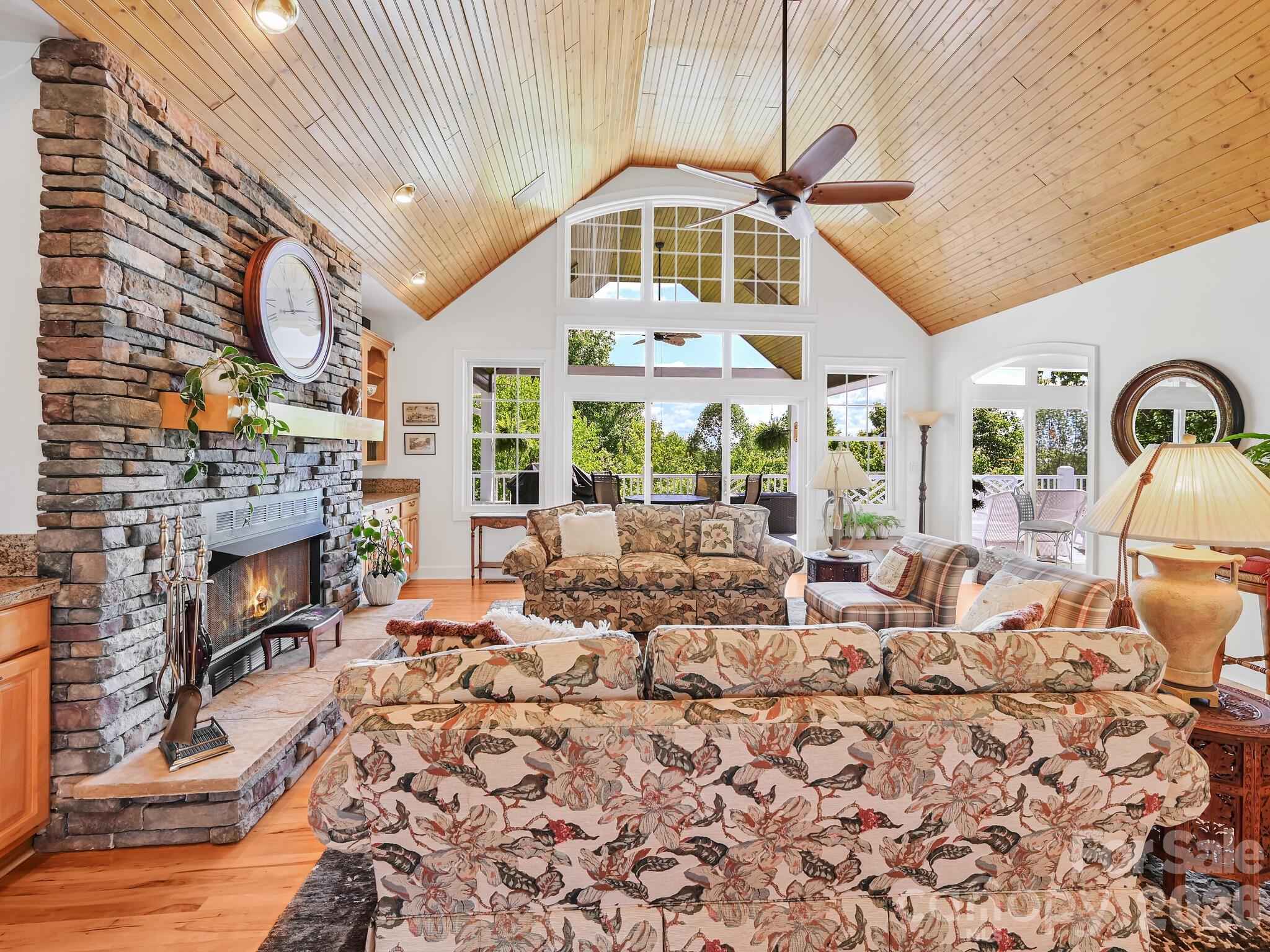 105 Spring Path Hendersonville NC 28739