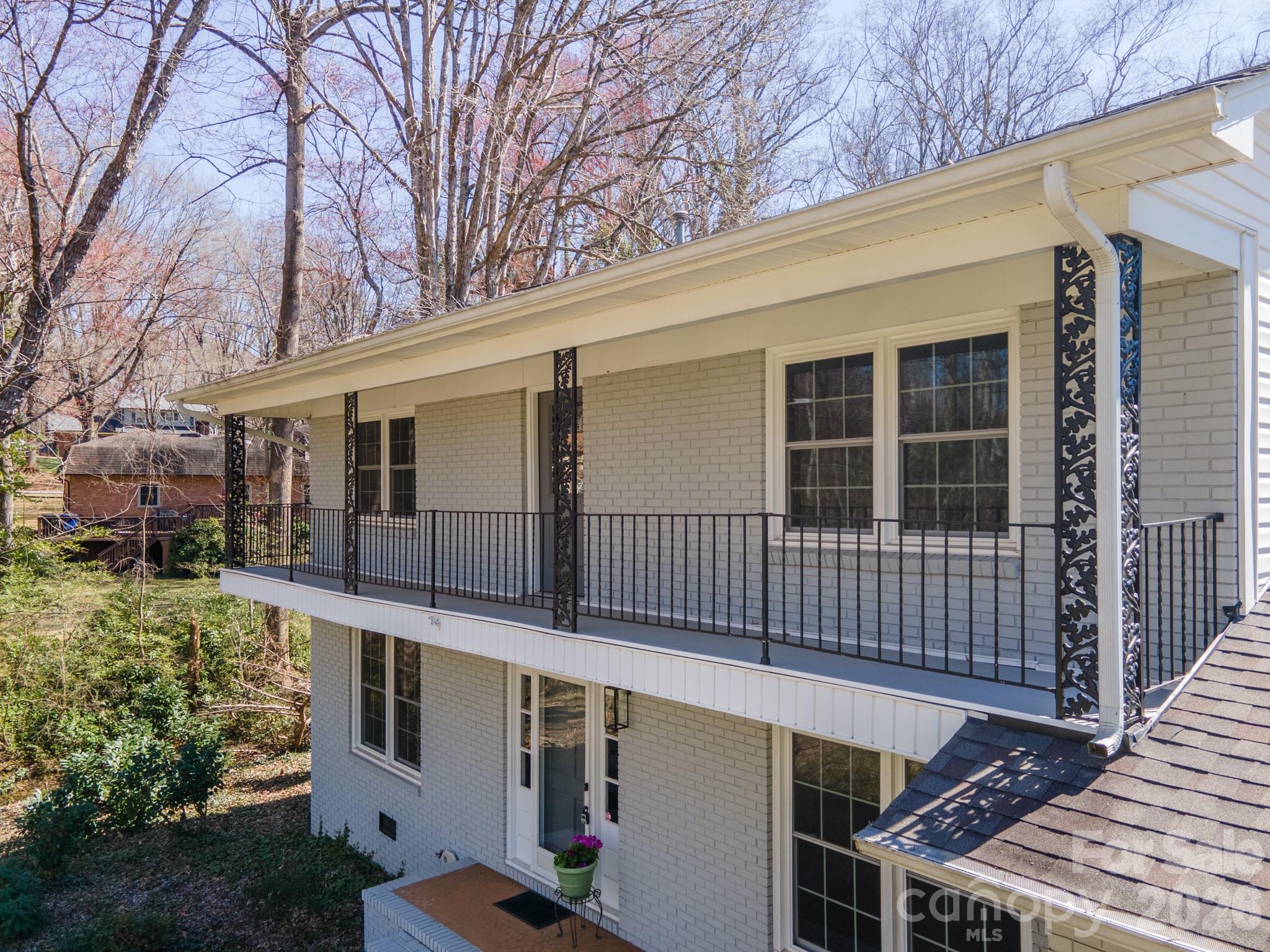 306 7th Street Place NE Conover NC 28613